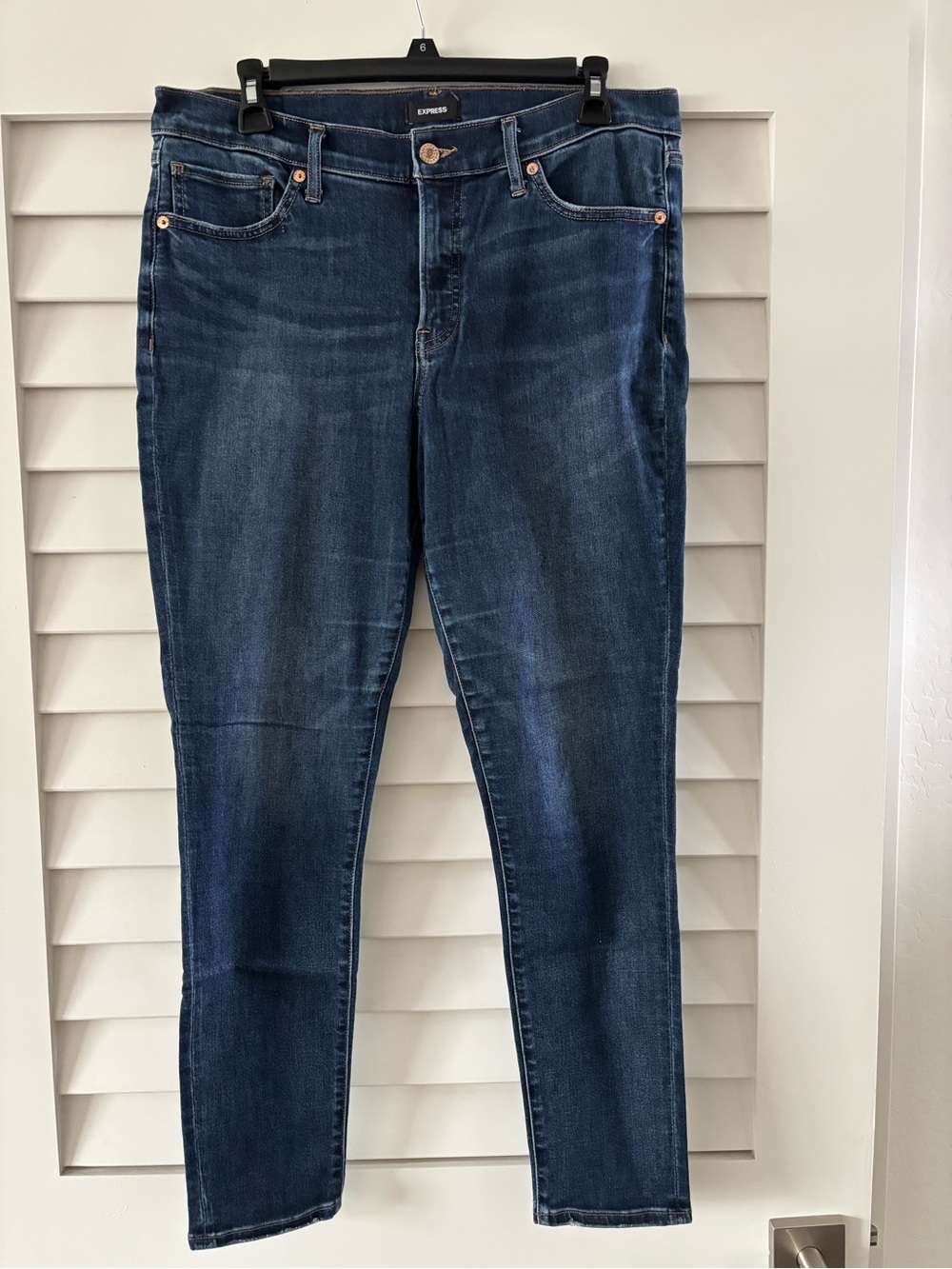 Express Women’s Skinny Jeans in Dark Blue Wash